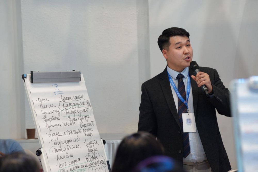 ДХИС-ийн багш нарын нэгдсэн зөвлөгөөн болж байна