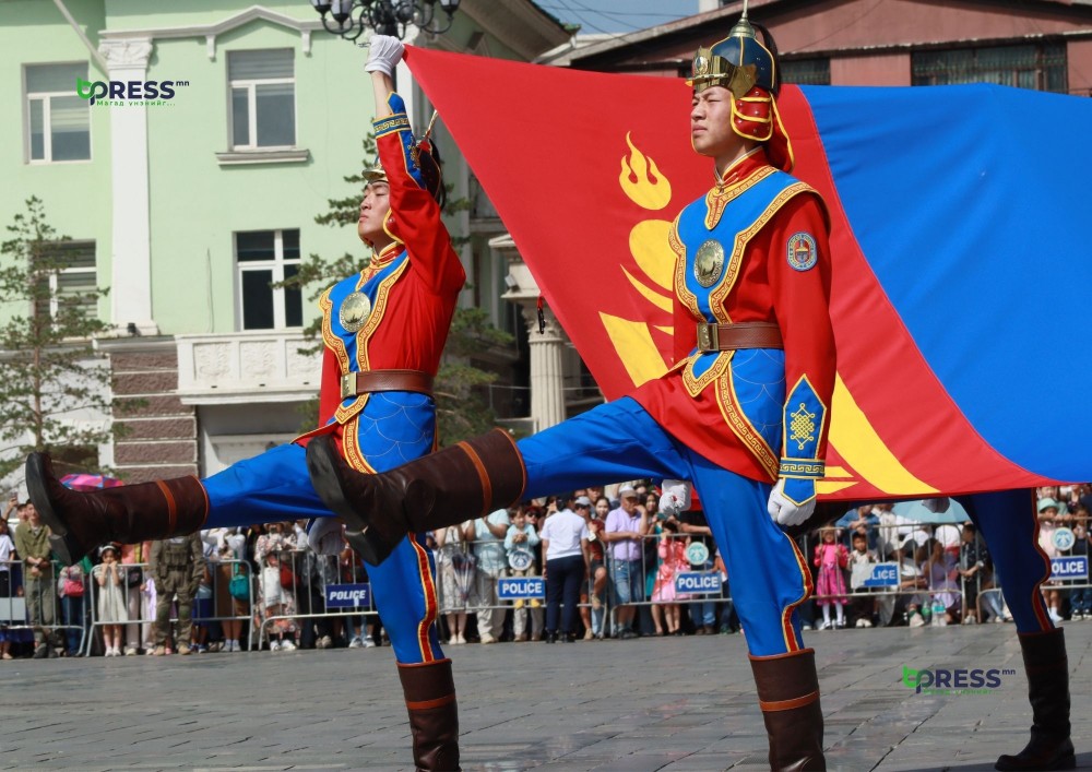 Монгол Улсын Төрийн далбааны өдөр 