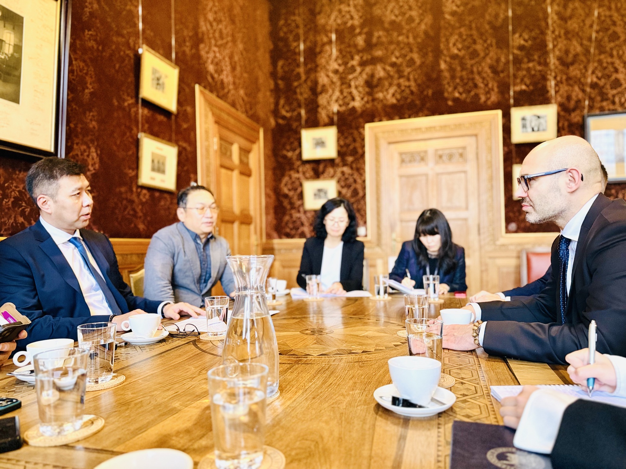 shuuhiin_enb_uulzalt