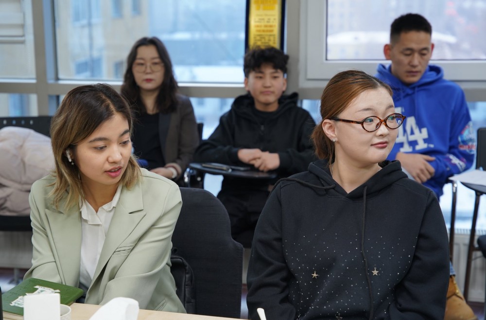 Сэтгүүлчдэд зориулсан цуврал сургалт эхэллээ