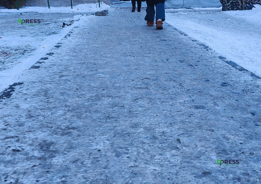 Зөөлөн ултай гутал, оцон шувуу алхаанаас өөр шийдэл хэлж өгье: стандарт, асфальт