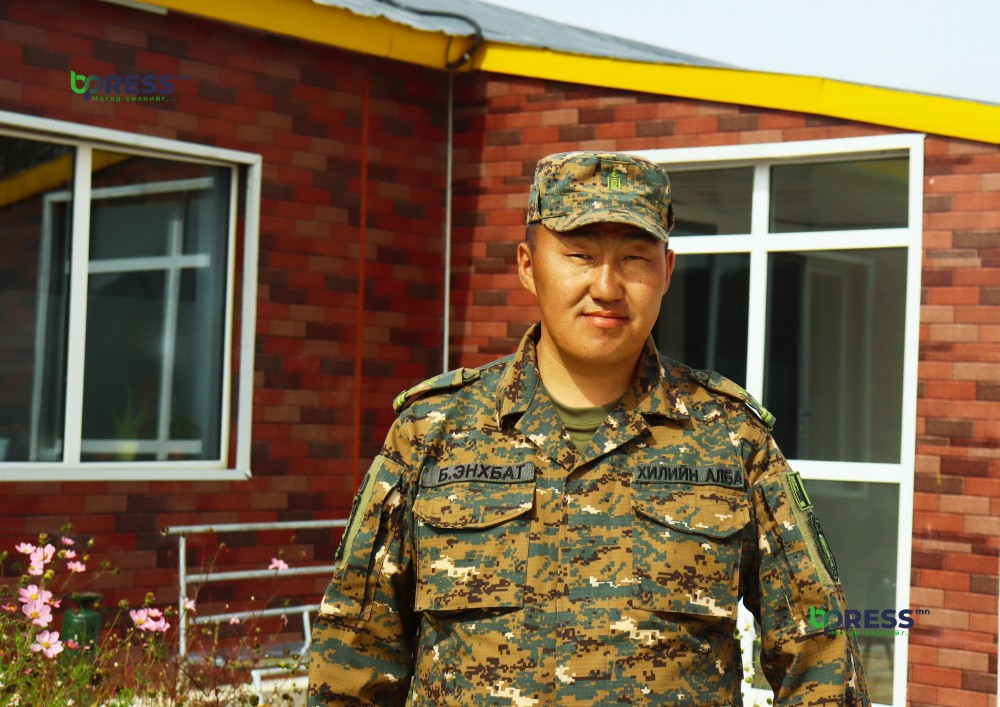 Б.Энхбат: Хилийн манаанаас гэрэлтэй, дулаахан гэрт ороод ирэх чинь сайхан биз   