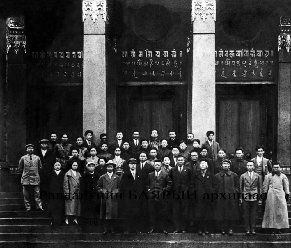 Ленинградыг зорьсон оюутнууд Цагаан сар тэмдэглэсэн нь