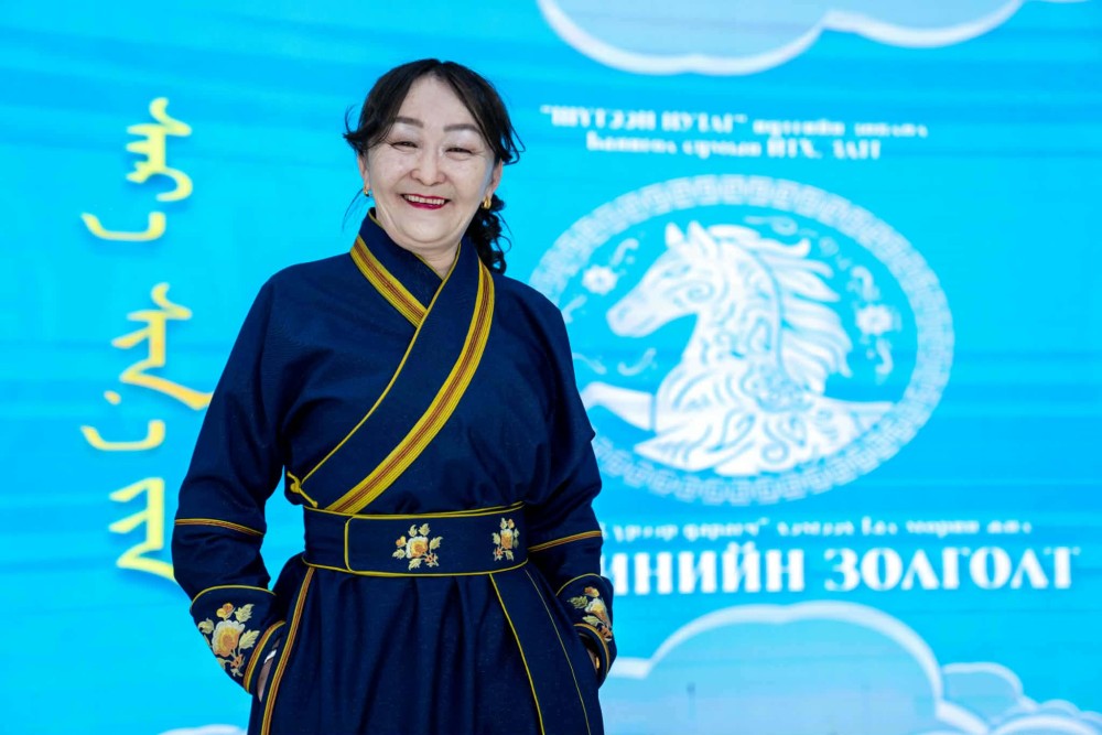 Д.Наранчимэг: Шүлэг бол миний амьдралын нэг хэсэг