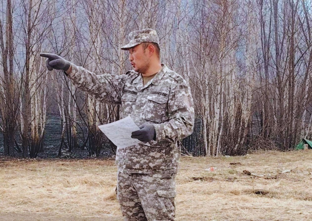 Ганцаар давдаггүй цугтаа сөрдөг онцгой албаны нэгэн гишүүн